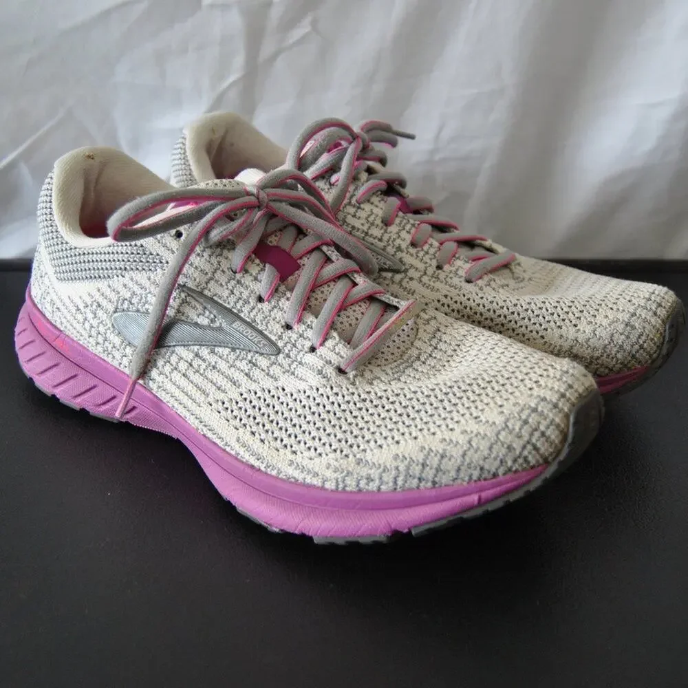 Brooks Revel 3 Pink and Gray Running Shoe Size 10